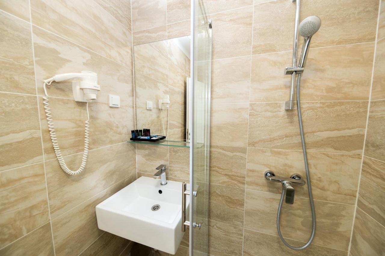 Rocky Beach Rooms Novi Vinodolski Exterior foto